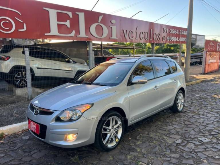 HYUNDAI - I30 CW - 2011/2012 - Prata - R$ 53.900,00