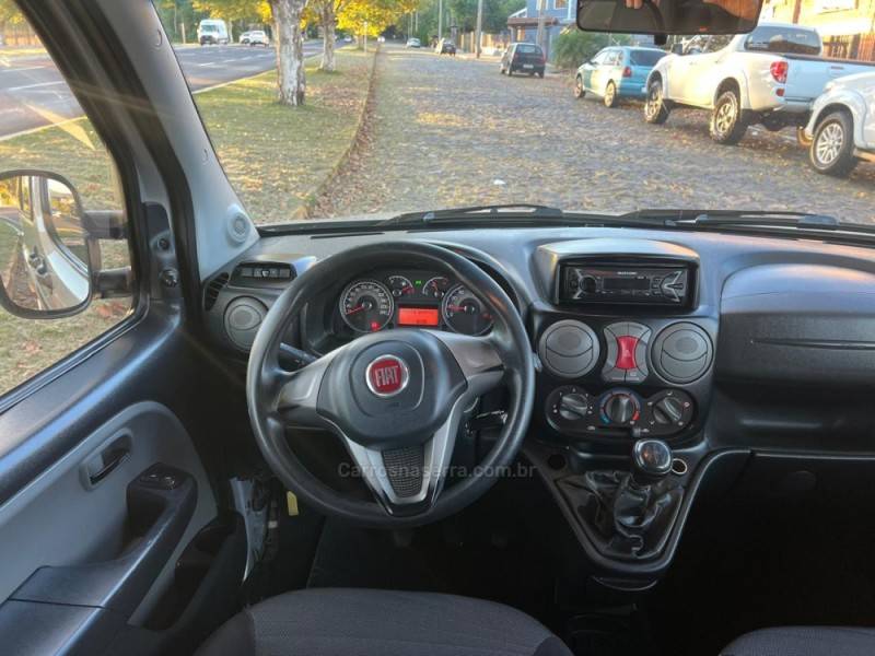 FIAT - DOBLÓ - 2016/2017 - Prata - R$ 63.900,00