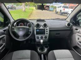 FORD - FIESTA - 2014/2014 - Prata - R$ 33.900,00