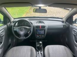CHEVROLET - CORSA - 2011/2012 - Prata - R$ 35.900,00