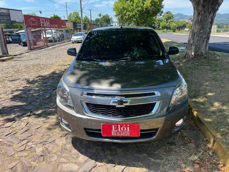 CHEVROLET - COBALT - 2013/2014 - Cinza - R$ 49.900,00
