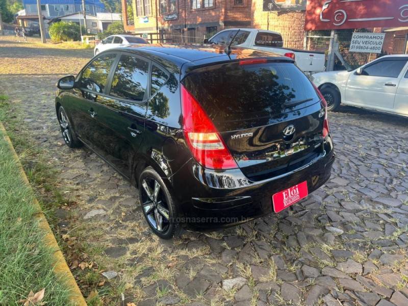 HYUNDAI - I30 - 2011/2012 - Preta - R$ 42.900,00