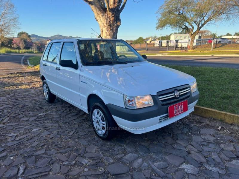 FIAT - UNO - 2009/2010 - Branca - R$ 26.900,00