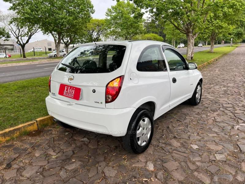 CHEVROLET - CELTA - 2010/2011 - Branca - R$ 29.900,00