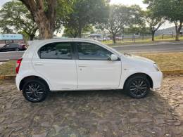 TOYOTA - ETIOS - 2013/2013 - Branca - R$ 42.900,00