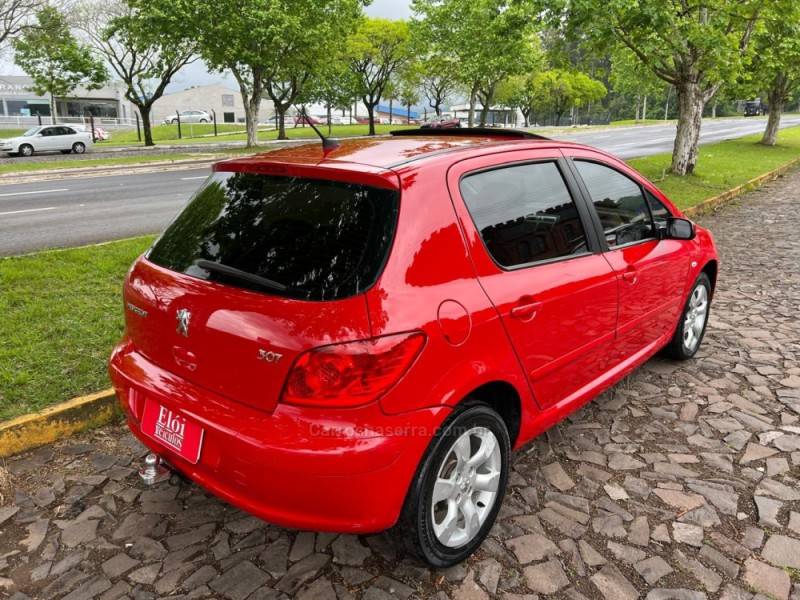 PEUGEOT - 307 - 2008/2009 - Vermelha - R$ 24.900,00