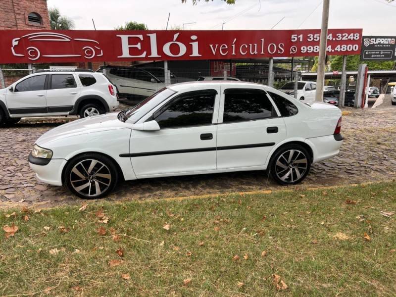CHEVROLET - VECTRA - 1999/1999 - Branca - R$ 21.900,00