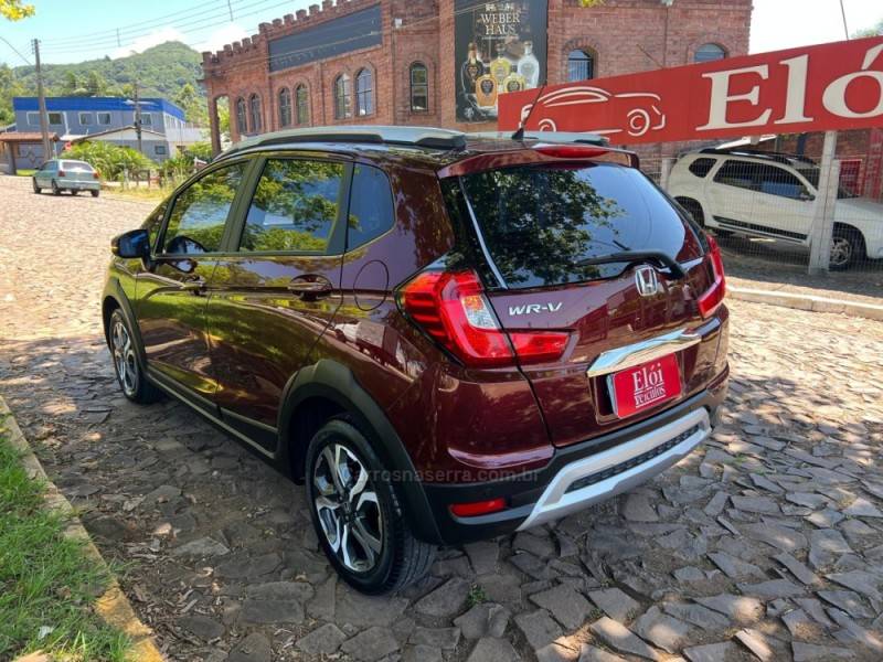 HONDA - WRV - 2017/2018 - Vermelha - R$ 83.900,00