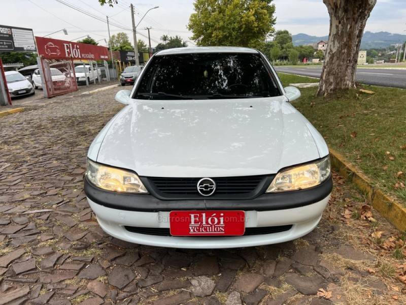 CHEVROLET - VECTRA - 1999/1999 - Branca - R$ 21.900,00