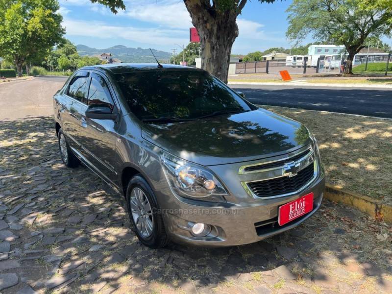 CHEVROLET - COBALT - 2013/2014 - Cinza - R$ 49.900,00