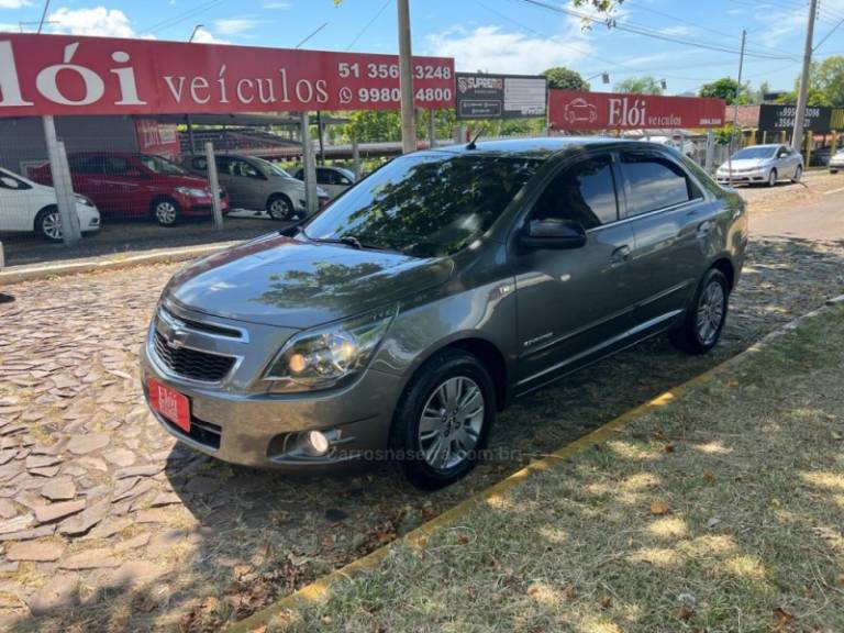 CHEVROLET - COBALT - 2013/2014 - Cinza - R$ 49.900,00