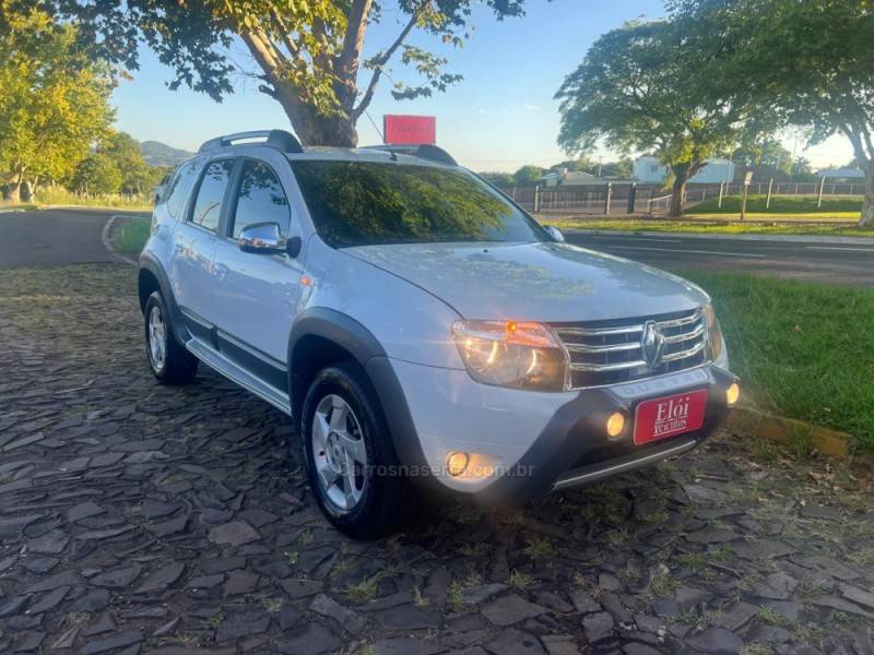 RENAULT - DUSTER - 2014/2015 - Branca - R$ 58.900,00