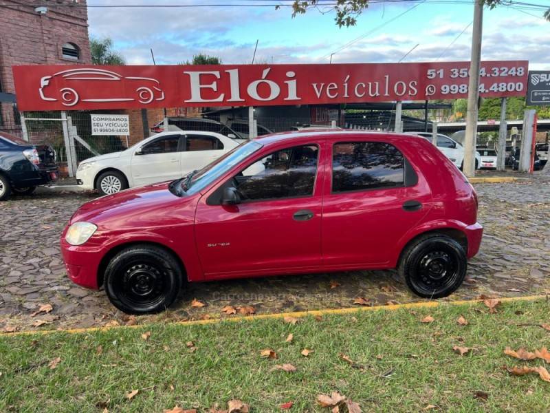 CHEVROLET - CELTA - 2008/2009 - Vermelha - R$ 25.900,00