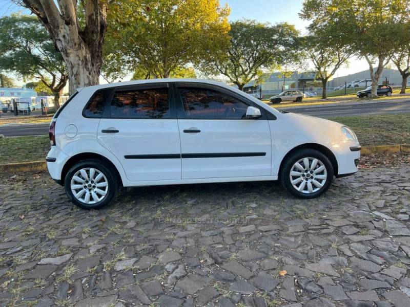 VOLKSWAGEN - POLO - 2009/2010 - Branca - R$ 38.900,00