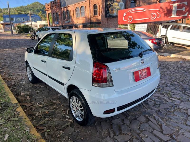 FIAT - PALIO - 2007/2008 - Branca - R$ 28.900,00