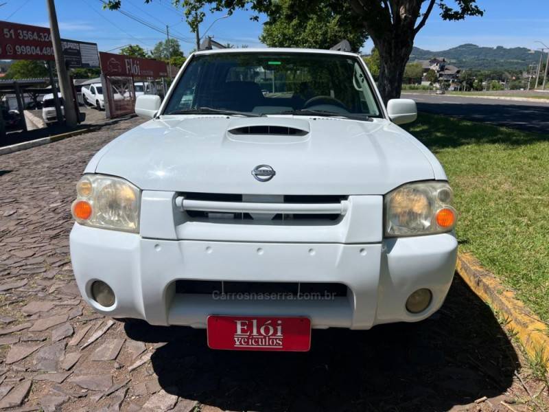 NISSAN - FRONTIER - 2006/2006 - Branca - R$ 68.900,00