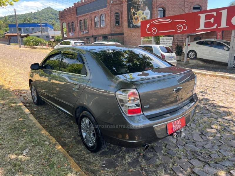 CHEVROLET - COBALT - 2013/2014 - Cinza - R$ 49.900,00