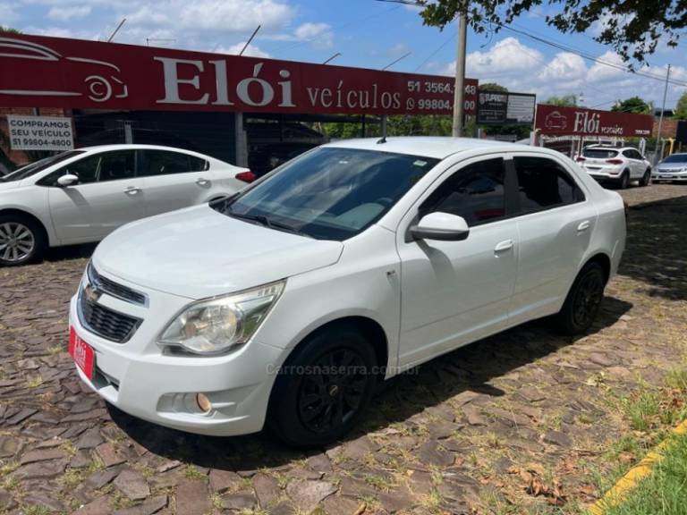 CHEVROLET - COBALT - 2013/2013 - Branca - R$ 43.900,00