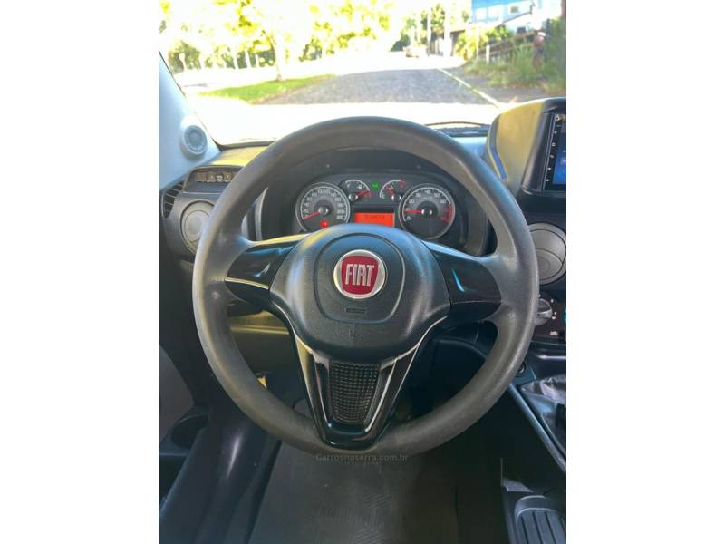 FIAT - DOBLÓ - 2014/2015 - Prata - R$ 59.900,00