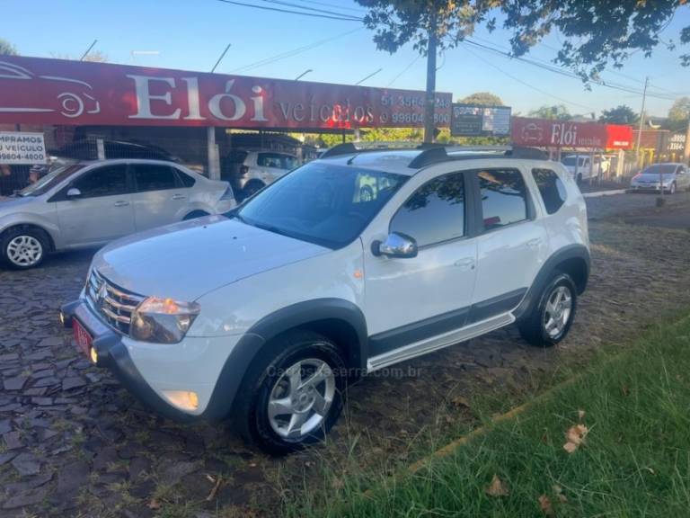 RENAULT - DUSTER - 2014/2015 - Branca - R$ 58.900,00