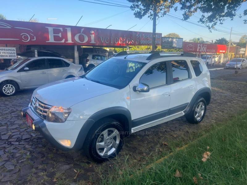 RENAULT - DUSTER - 2014/2015 - Branca - R$ 58.900,00