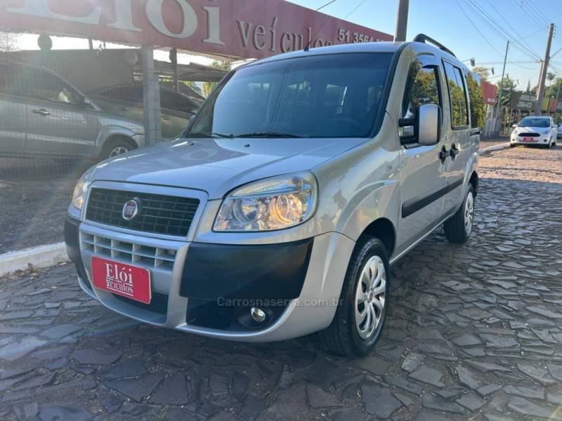 FIAT - DOBLÓ - 2014/2015 - Prata - R$ 59.900,00