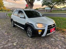 TOYOTA - ETIOS CROSS - 2014/2015 - Branca - R$ 50.900,00