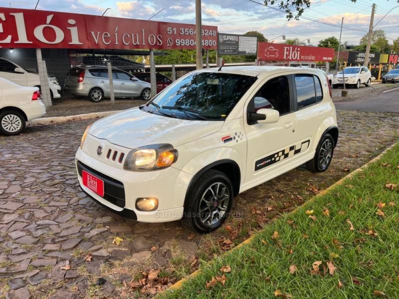 FIAT - UNO - 2011/2012 - Branca - R$ 39.900,00