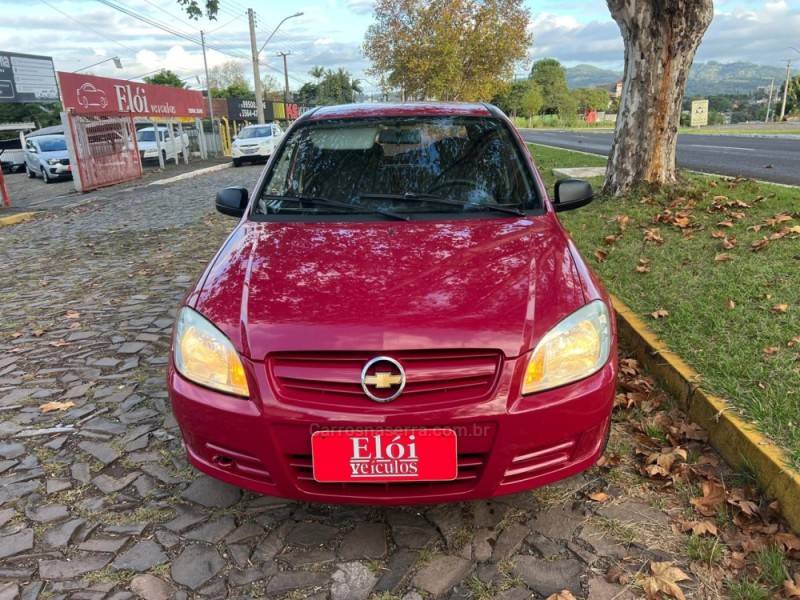 CHEVROLET - CELTA - 2008/2009 - Vermelha - R$ 25.900,00