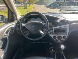 FORD - FOCUS - 2005/2005 - Branca - R$ 25.900,00