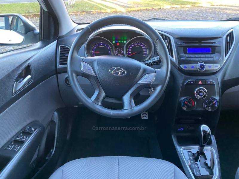 HYUNDAI - HB20X - 2013/2014 - Branca - R$ 59.900,00