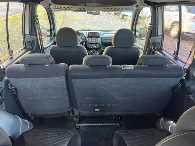 FIAT - DOBLÓ - 2016/2017 - Prata - R$ 63.900,00