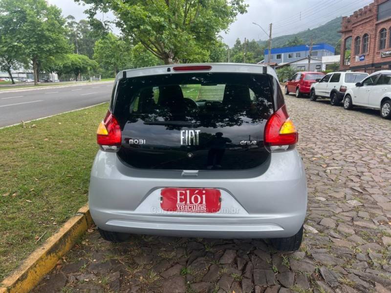 FIAT - MOBI - 2017/2018 - Prata - Sob Consulta