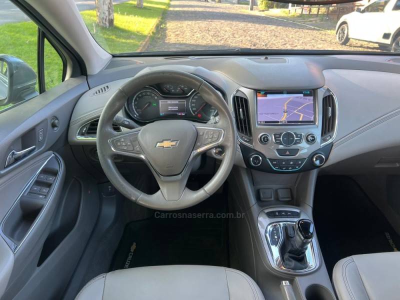 CHEVROLET - CRUZE - 2018/2019 - Cinza - R$ 103.900,00