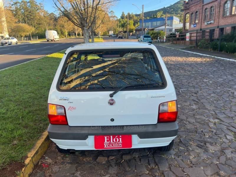 FIAT - UNO - 2009/2010 - Branca - R$ 26.900,00