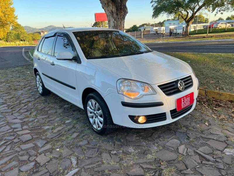 VOLKSWAGEN - POLO - 2009/2010 - Branca - R$ 38.900,00