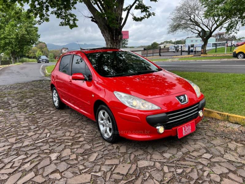 PEUGEOT - 307 - 2008/2009 - Vermelha - R$ 24.900,00