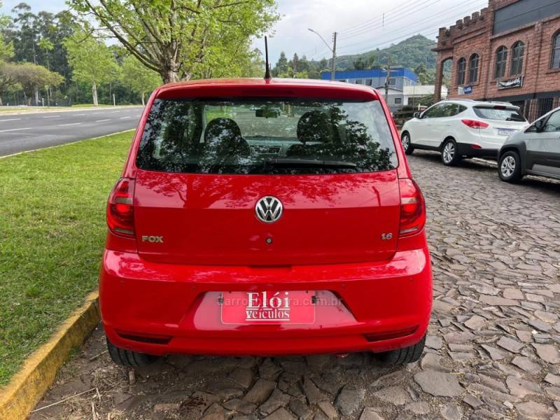 VOLKSWAGEN - FOX - 2014/2014 - Vermelha - R$ 45.900,00