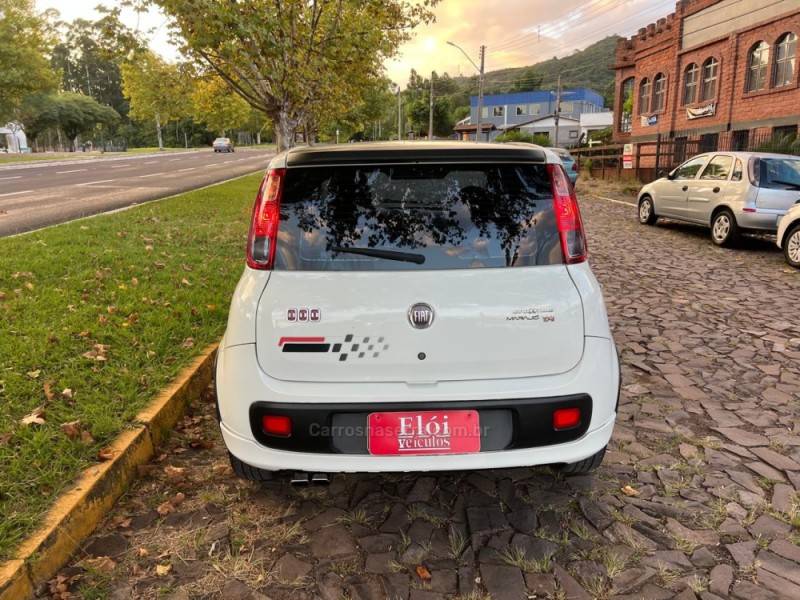 FIAT - UNO - 2011/2012 - Branca - R$ 39.900,00