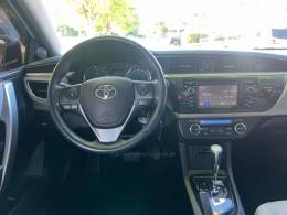 TOYOTA - COROLLA - 2014/2015 - Branca - R$ 88.900,00