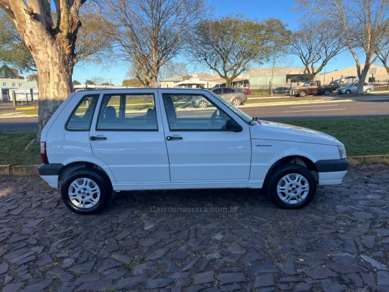 FIAT - UNO - 2009/2010 - Branca - R$ 26.900,00