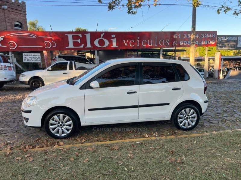 VOLKSWAGEN - POLO - 2009/2010 - Branca - R$ 38.900,00