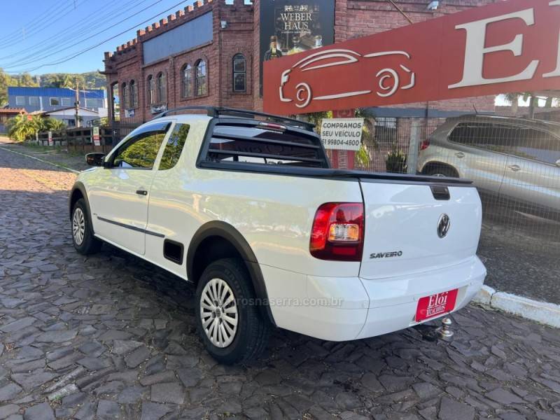 VOLKSWAGEN - SAVEIRO - 2011/2011 - Branca - R$ 47.900,00