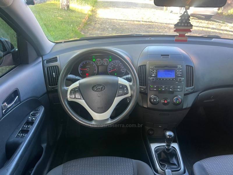 HYUNDAI - I30 - 2011/2012 - Preta - R$ 42.900,00