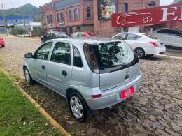 CHEVROLET - CORSA - 2011/2012 - Prata - R$ 35.900,00