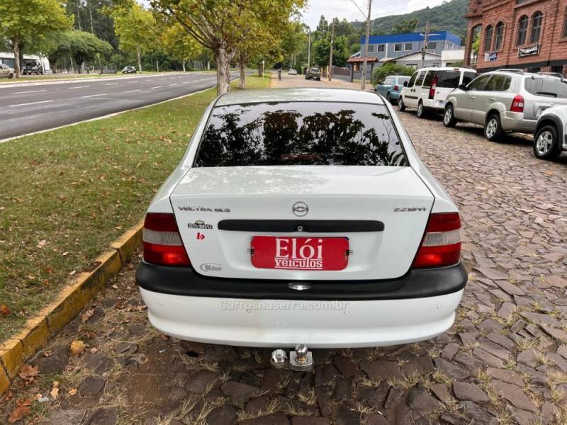 CHEVROLET - VECTRA - 1999/1999 - Branca - R$ 21.900,00