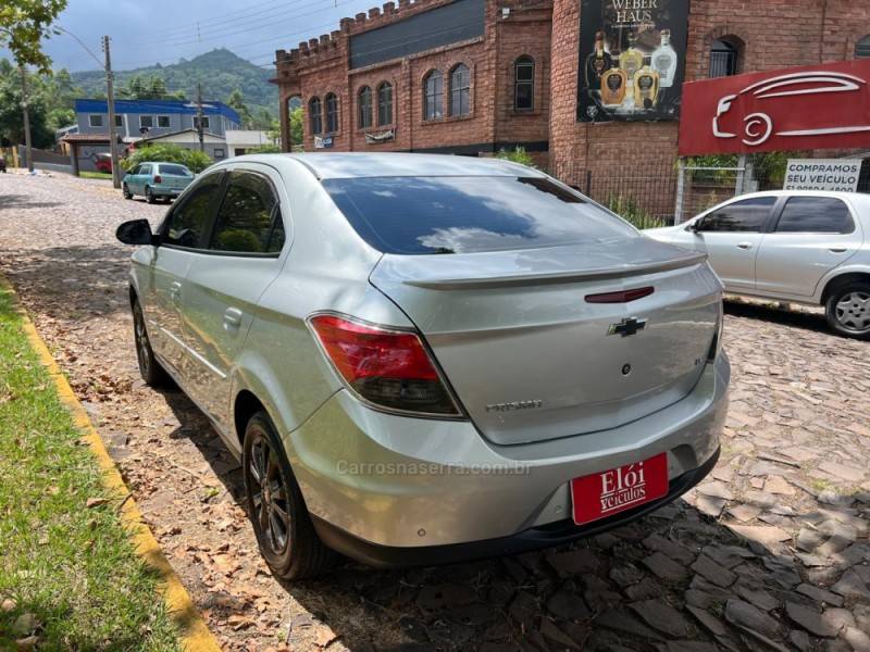 CHEVROLET - PRISMA - 2013/2013 - Prata - R$ 47.900,00
