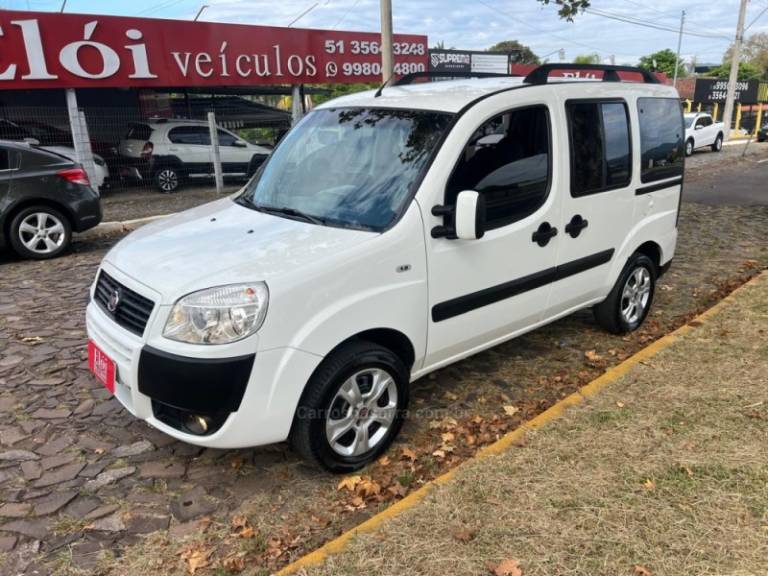 FIAT - DOBLÓ - 2015/2016 - Branca - R$ 63.900,00